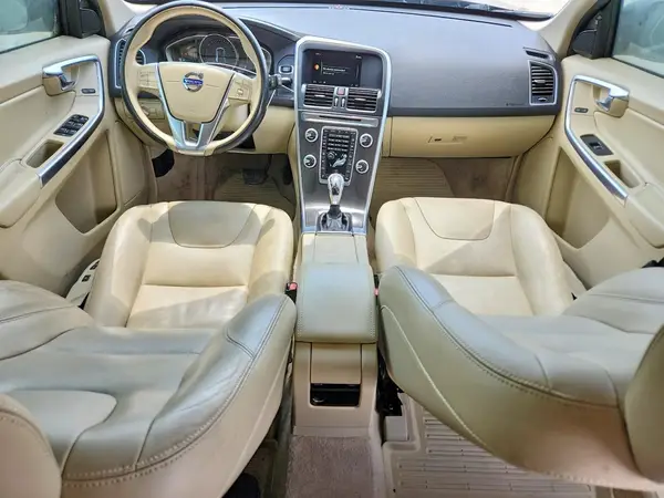 YV440MDK8G2787456 2016 VOLVO XC60 - Image 8