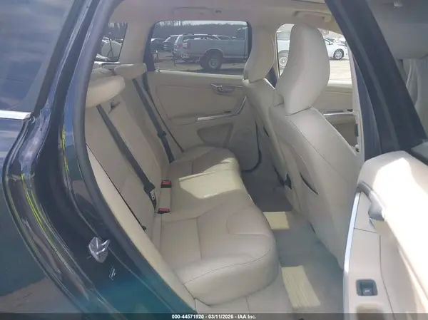 YV440MDK8G2811335 2016 VOLVO XC60 - Image 8