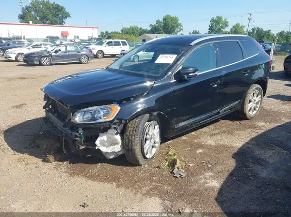 YV440MDK8G2820035 2016 VOLVO XC60 - Image 2