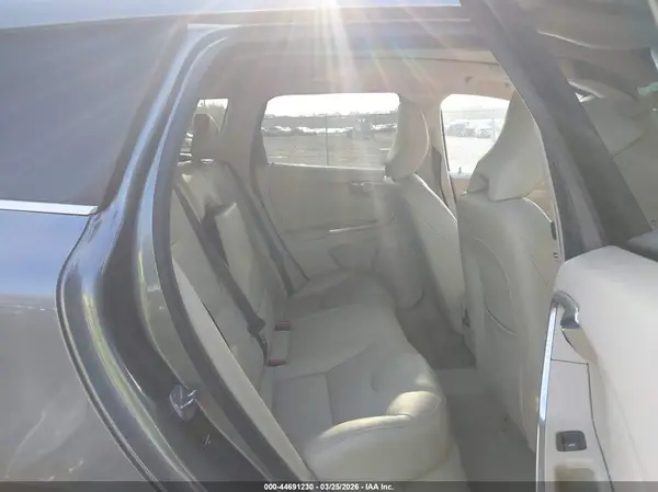 YV440MDK8G2873219 2016 VOLVO XC60 - Image 8