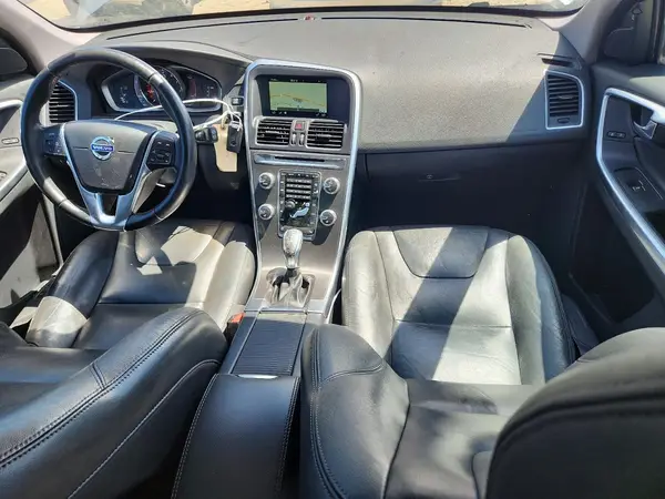 YV440MDK8G2880980 2016 VOLVO XC60 - Image 8