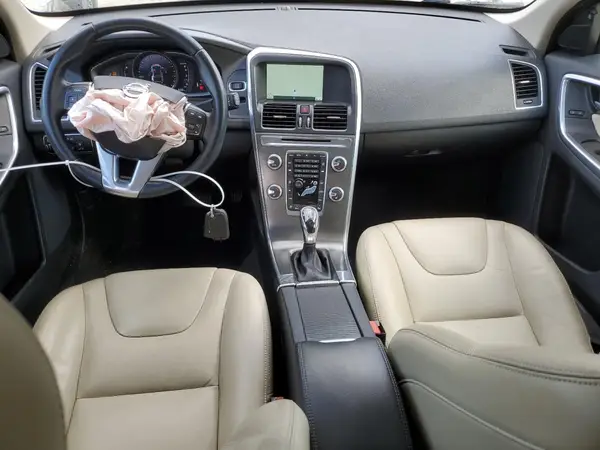 YV440MDK8G2910768 2016 VOLVO XC60 - Image 8