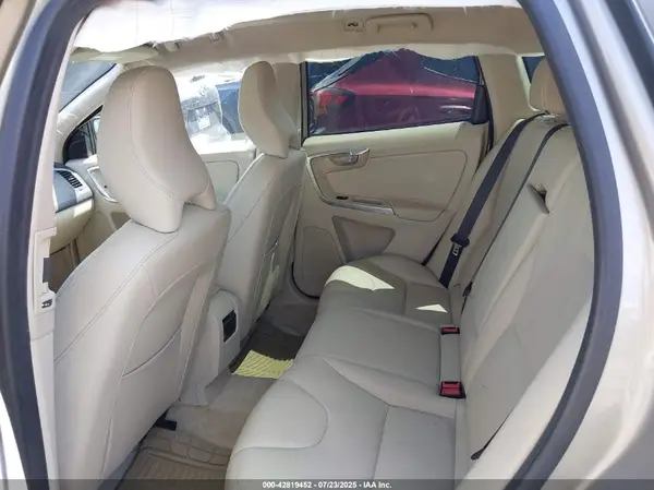 YV440MDK9G2787207 2016 VOLVO XC60 - Image 8