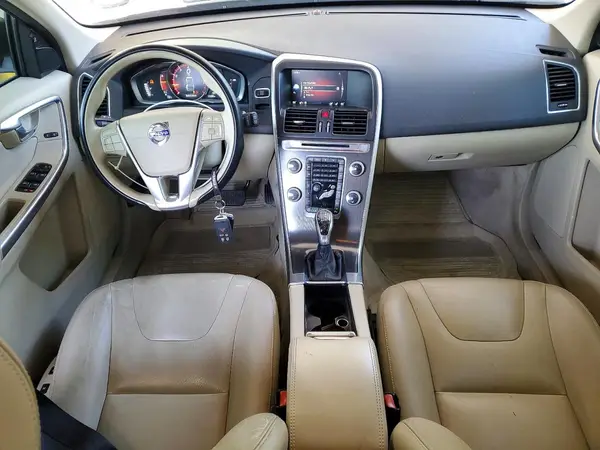 YV440MDK9G2808475 2016 VOLVO XC60 - Image 8