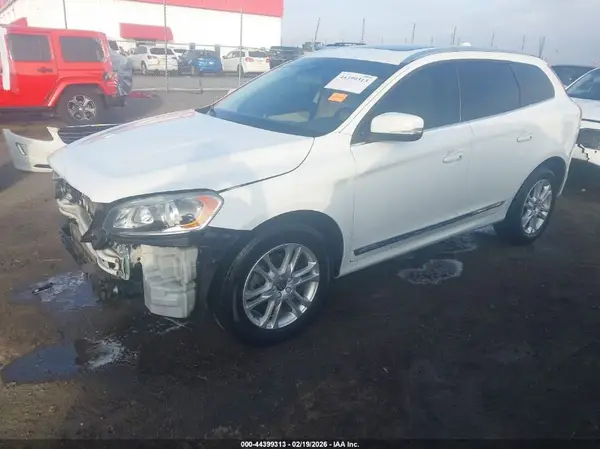 YV440MDK9G2854744 2016 VOLVO XC60 - Image 2