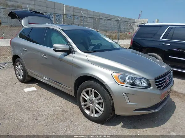 YV440MDK9G2869132 2016 VOLVO XC60 - Image 1
