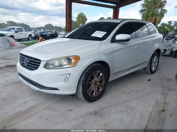 YV440MDKXG2782551 2016 VOLVO XC60 - Image 2