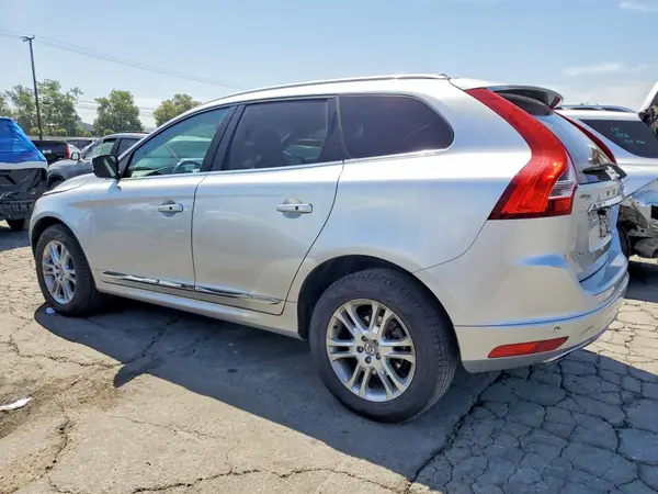YV440MDKXG2820246 2016 VOLVO XC60 - Image 2