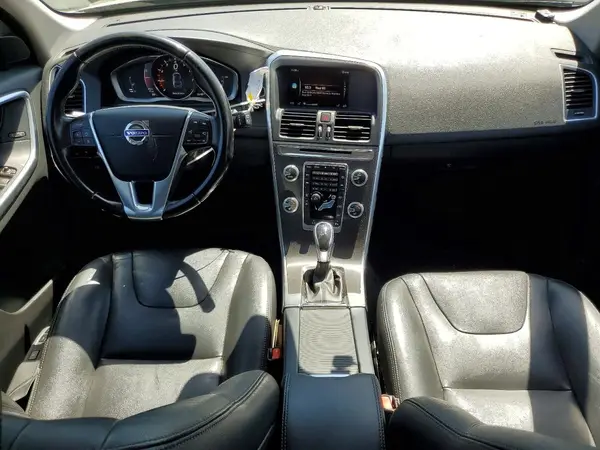 YV440MDKXG2820246 2016 VOLVO XC60 - Image 8