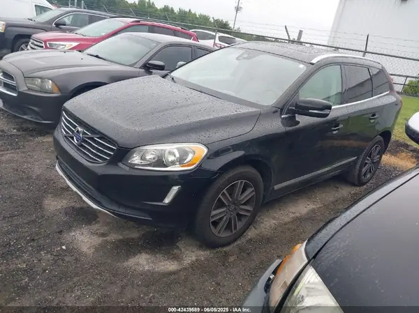 YV440MDKXG2825947 2016 VOLVO XC60 - Image 2