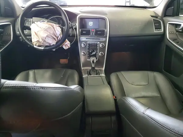 YV440MDM0G2783287 2016 VOLVO XC60 - Image 8