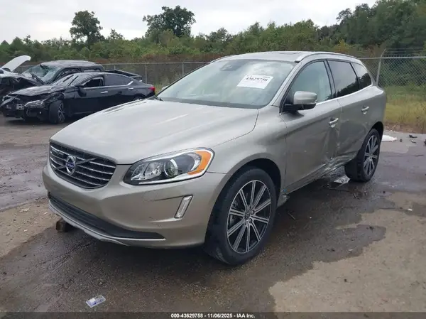 YV440MDM0G2791793 2016 VOLVO XC60 - Image 2