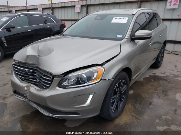 YV440MDM0G2849353 2016 VOLVO XC60 - Image 2