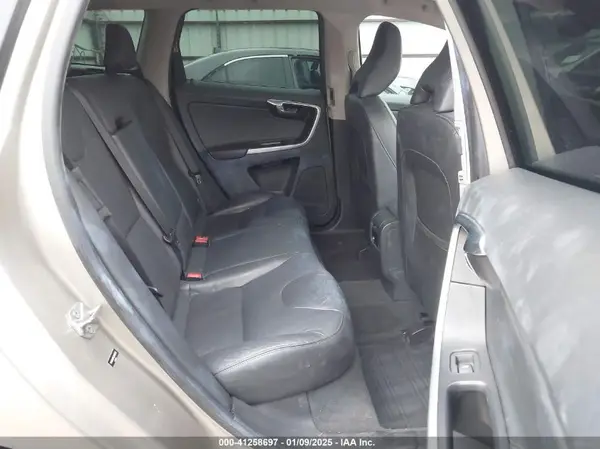 YV440MDM0G2849353 2016 VOLVO XC60 - Image 8