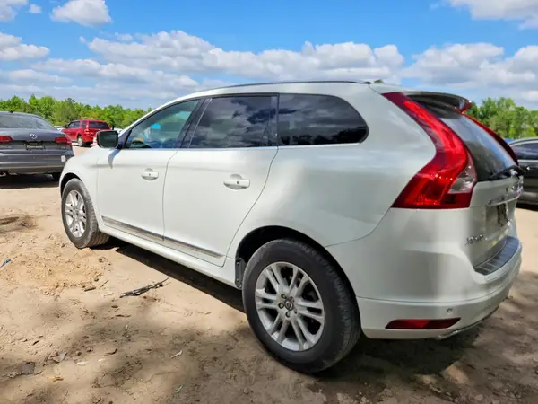 YV440MDM0G2863401 2016 VOLVO XC60 - Image 2