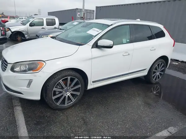 YV440MDM0G2887908 2016 VOLVO XC60 - Image 2
