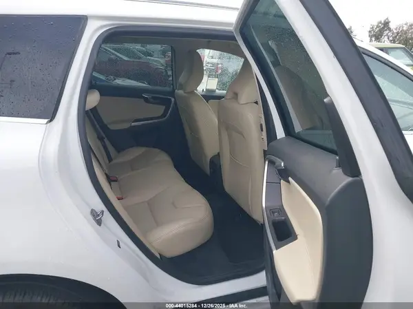 YV440MDM0G2887908 2016 VOLVO XC60 - Image 8