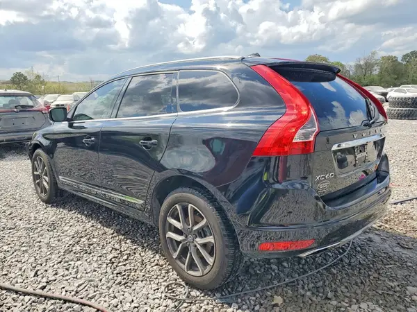 YV440MDM2G2785512 2016 VOLVO XC60 - Image 2