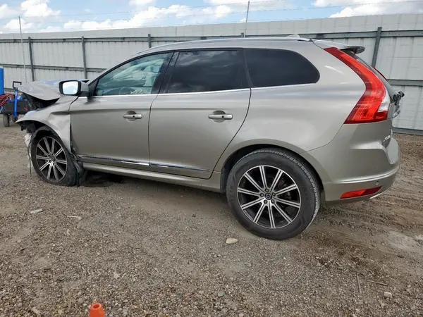 YV440MDM3G2791982 2016 VOLVO XC60 - Image 2
