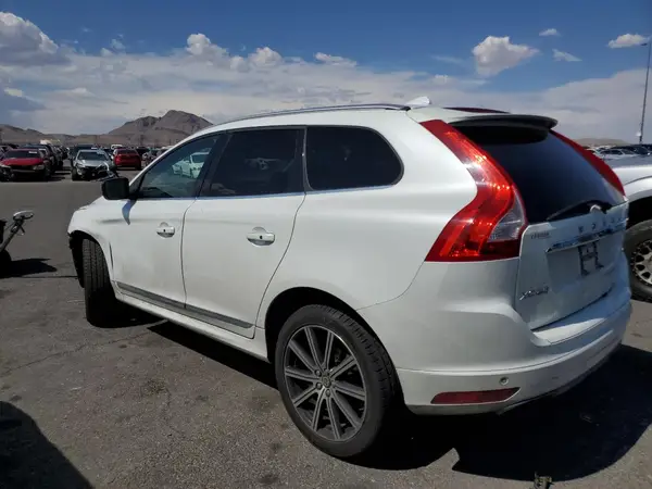 YV440MDM3G2850609 2016 VOLVO XC60 - Image 2