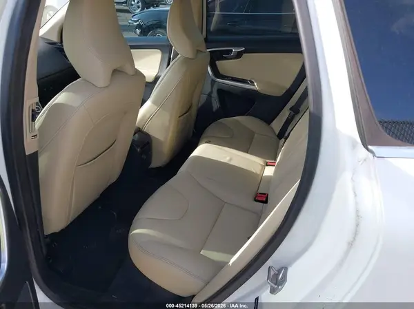 YV440MDM3G2880824 2016 VOLVO XC60 - Image 8