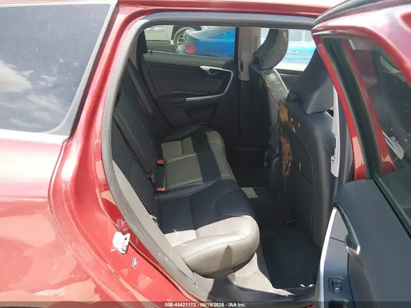 YV440MDM3G2902286 2016 VOLVO XC60 - Image 8