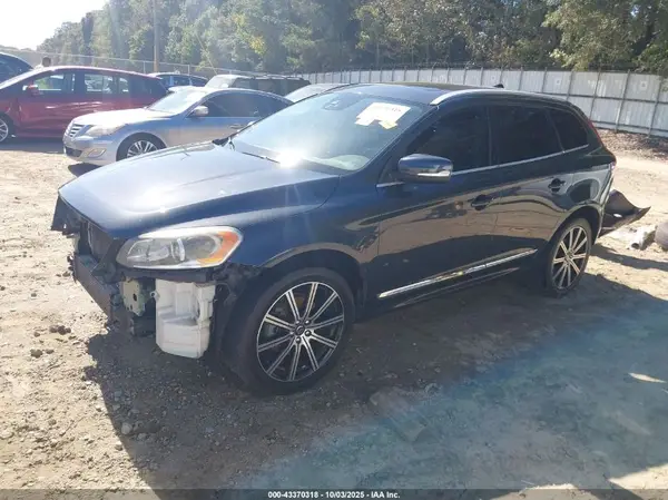 YV440MDM4G2868696 2016 VOLVO XC60 - Image 2