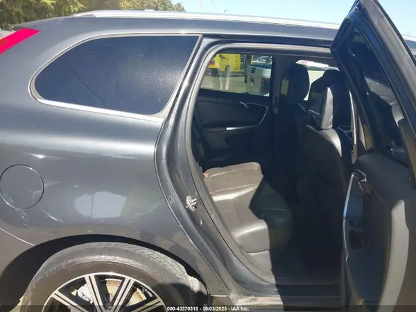 YV440MDM4G2868696 2016 VOLVO XC60 - Image 8