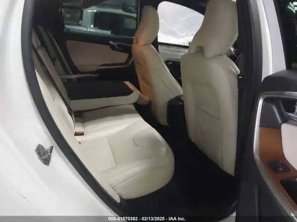 YV440MDM4G2901289 2016 VOLVO XC60 - Image 8