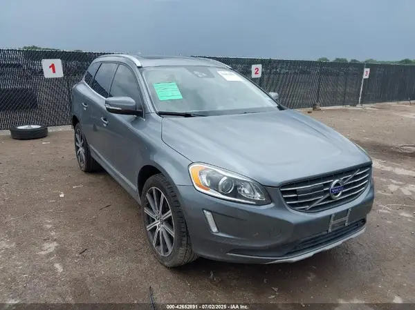 YV440MDM5G2796049 2016 VOLVO XC60 - Image 1