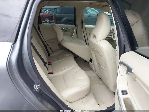 YV440MDM5G2796049 2016 VOLVO XC60 - Image 8