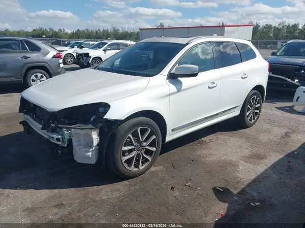 YV440MDM7G2905997 2016 VOLVO XC60 - Image 2