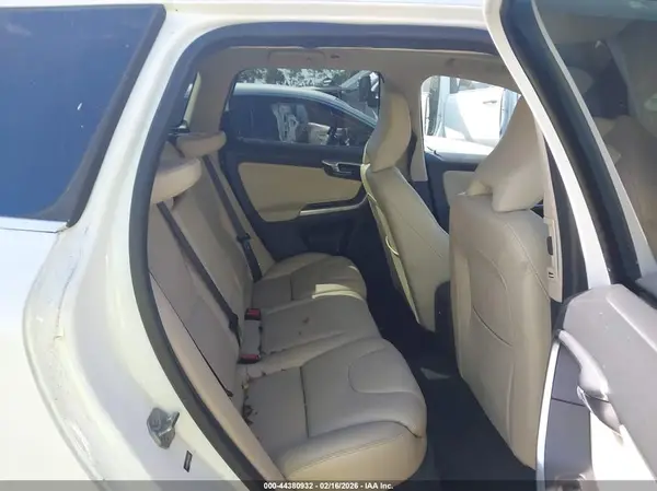 YV440MDM7G2905997 2016 VOLVO XC60 - Image 8