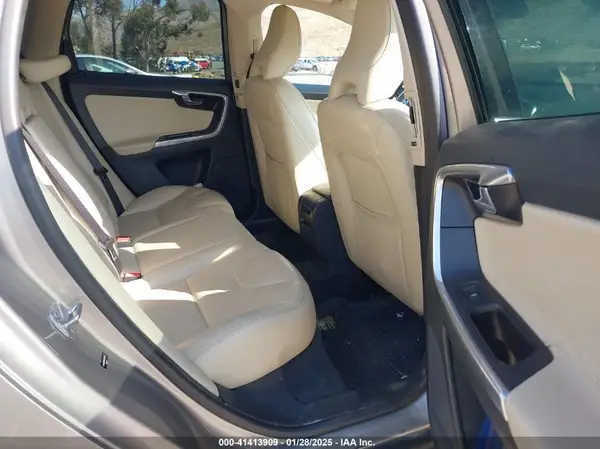 YV440MDM9G2836357 2016 VOLVO XC60 - Image 8