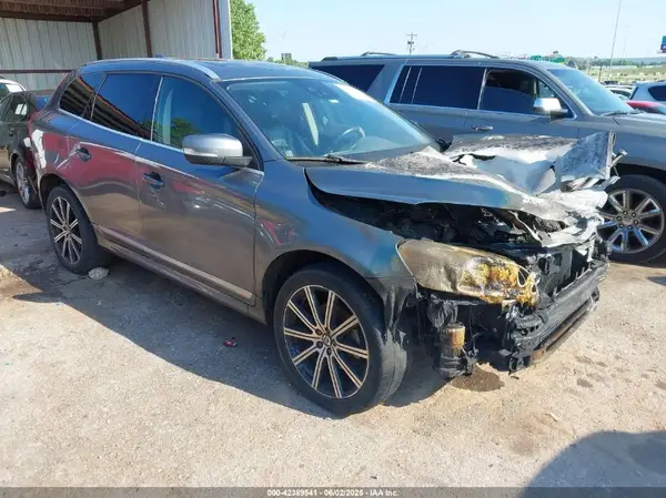 YV440MDMXG2792045 2016 VOLVO XC60 - Image 1