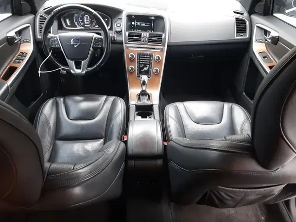 YV440MDMXG2809300 2016 VOLVO XC60 - Image 8
