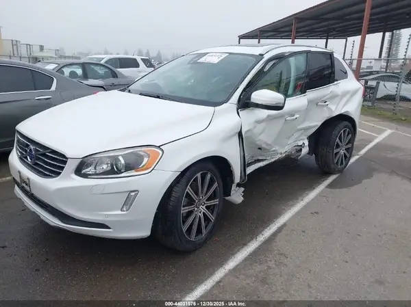 YV440MDMXG2891108 2016 VOLVO XC60 - Image 2