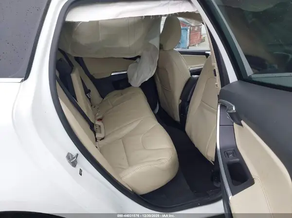 YV440MDMXG2891108 2016 VOLVO XC60 - Image 8