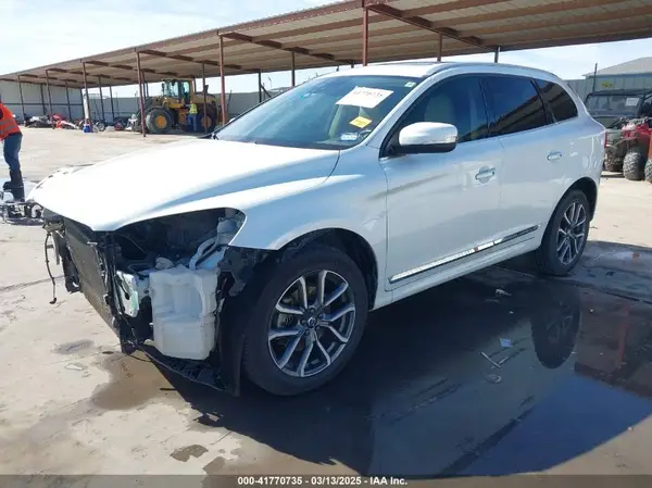 YV440MDMXG2903421 2016 VOLVO XC60 - Image 2