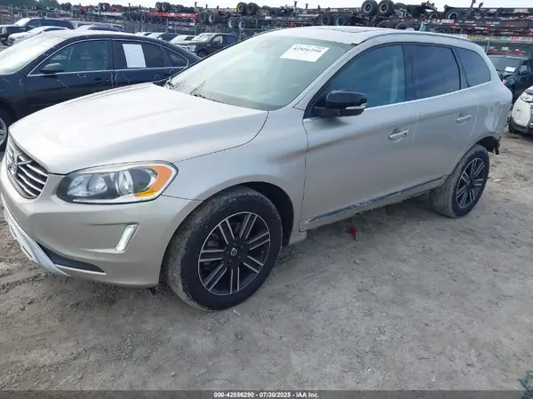 YV440MDR1H2034852 2017 VOLVO XC60 - Image 2