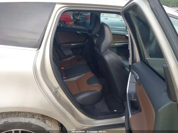 YV440MDR1H2034852 2017 VOLVO XC60 - Image 8