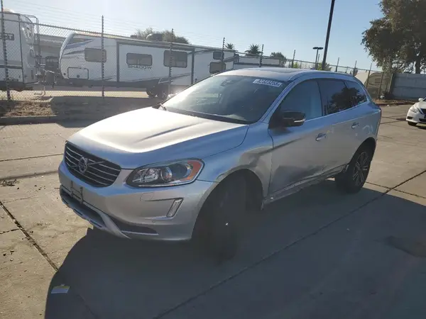 YV440MDR1H2062845 2017 VOLVO XC60 - Image 1