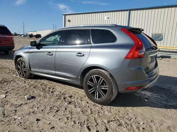 YV440MDR1H2226045 2017 VOLVO XC60 - Image 2