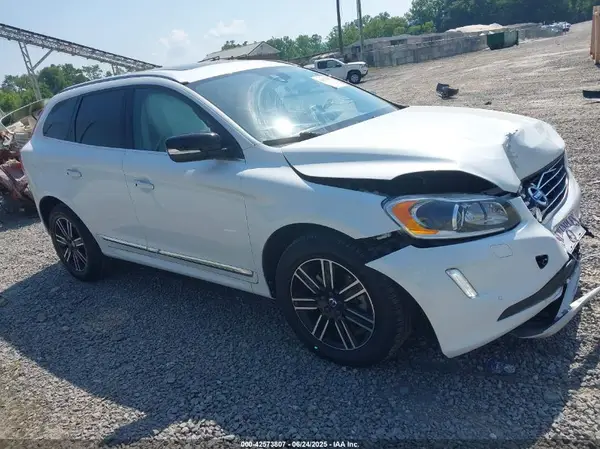 YV440MDR2H2154515 2017 VOLVO XC60 - Image 1