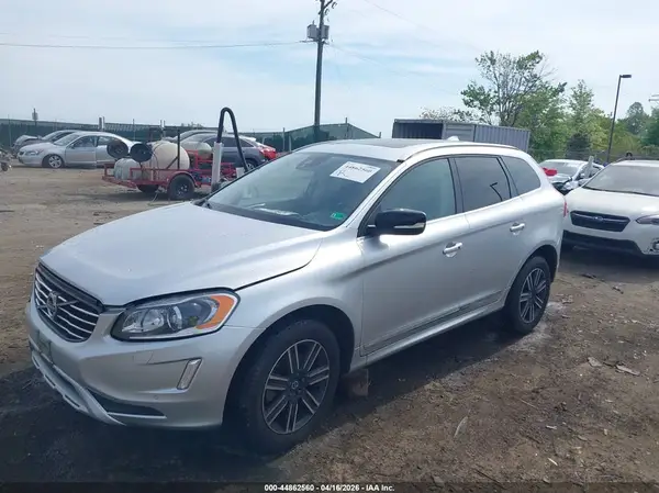 YV440MDR2H2222134 2017 VOLVO XC60 - Image 2
