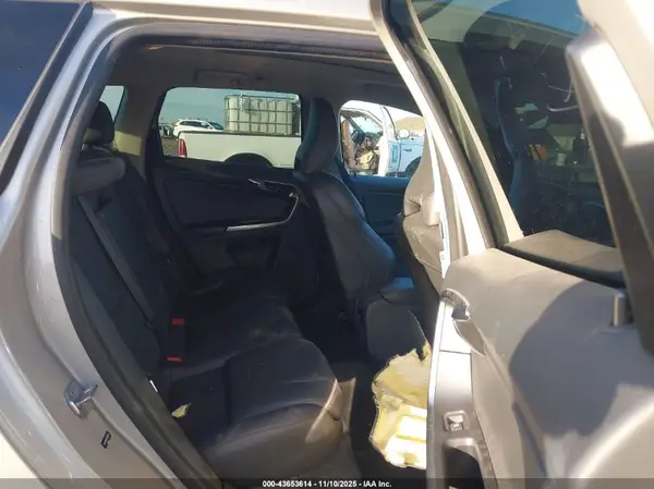 YV440MDR3H2095815 2017 VOLVO XC60 - Image 8