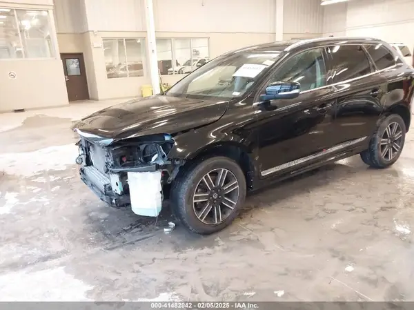 YV440MDR5H2082354 2017 VOLVO XC60 - Image 2