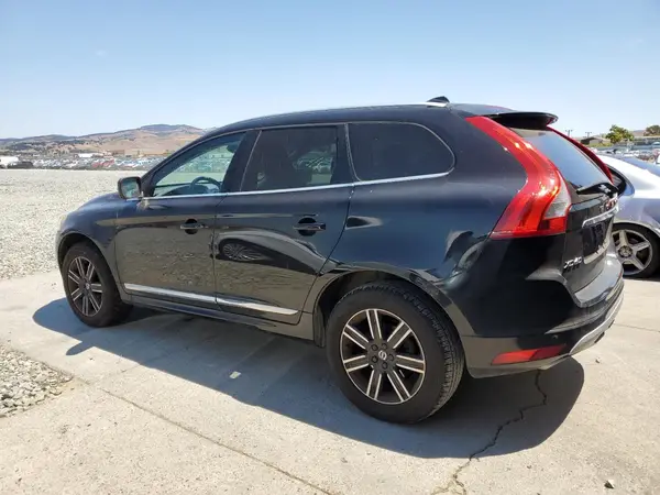 YV440MDR5H2084718 2017 VOLVO XC60 - Image 2