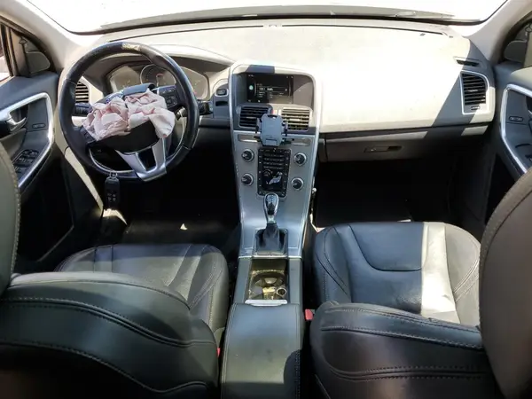 YV440MDR5H2084718 2017 VOLVO XC60 - Image 8