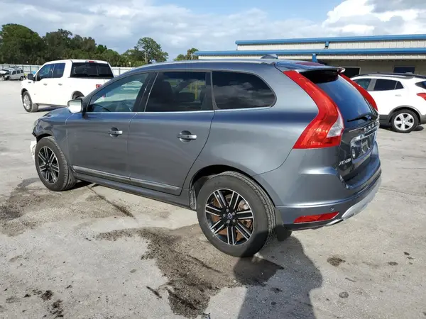 YV440MDR6H2064946 2017 VOLVO XC60 - Image 2